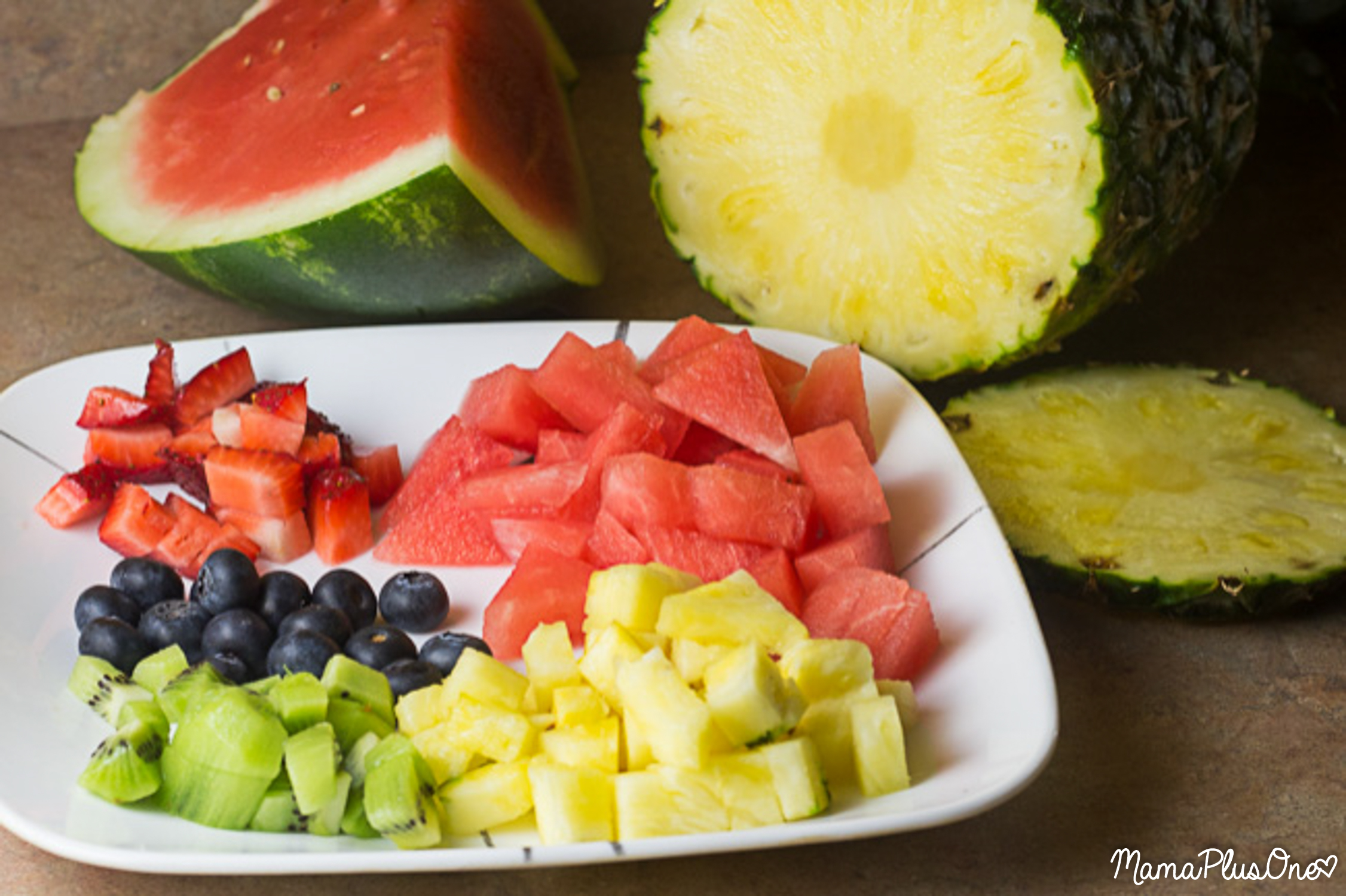 Get your kids involved in making a delicious treat that's perfect for summer or anytime! These easy rainbow popsicles are hydrating and delicious with plenty of fruit flavor! | rainbow theme party | rainbow snacks | easy rainbow snack for kids | the colors of the rainbow | homeschool color study |